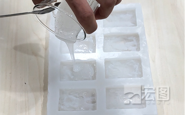 硅膠模具能倒液體硅膠嗎？